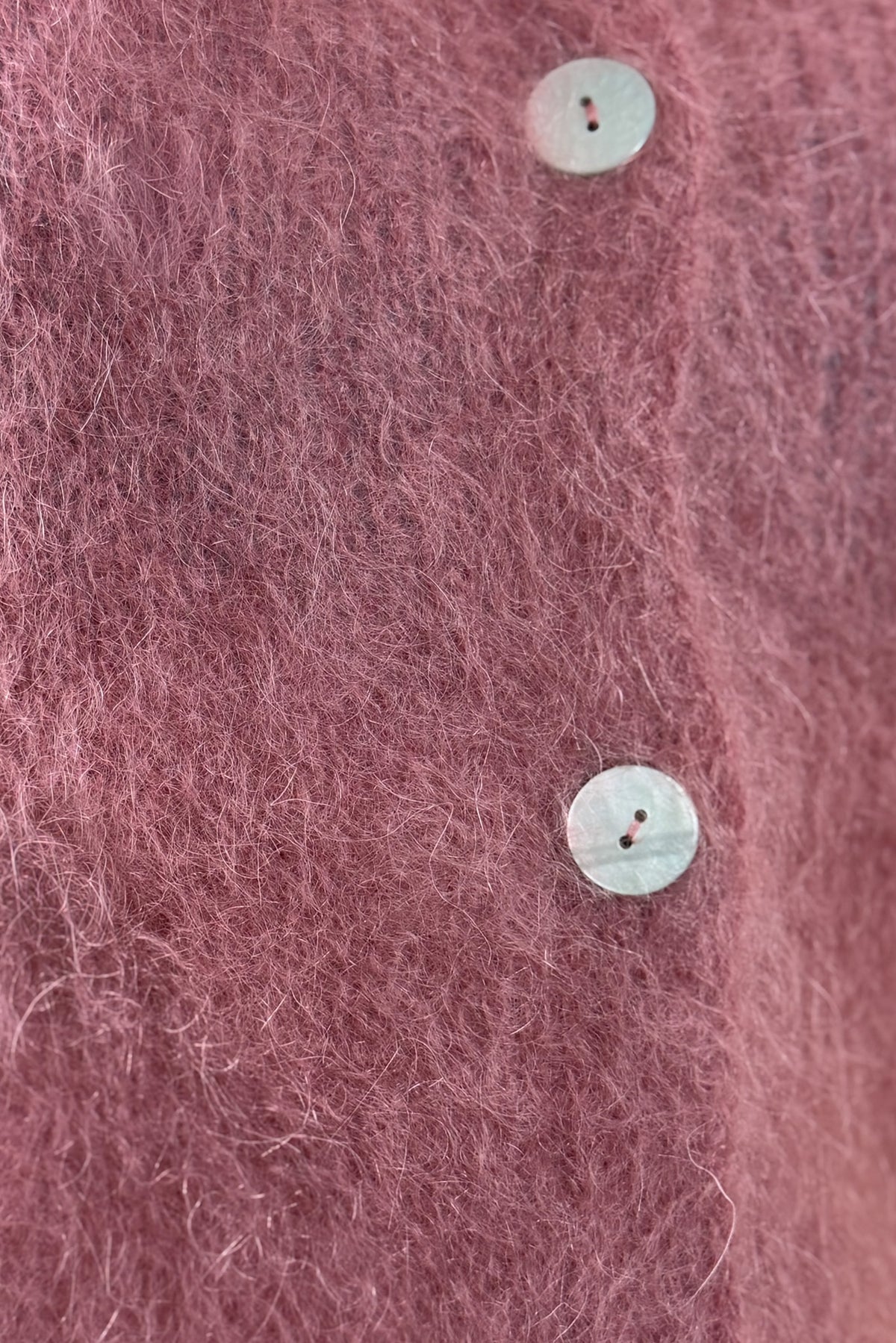 Gilet Alma en mohair rose poudré, boutons nacre — Bling Paris