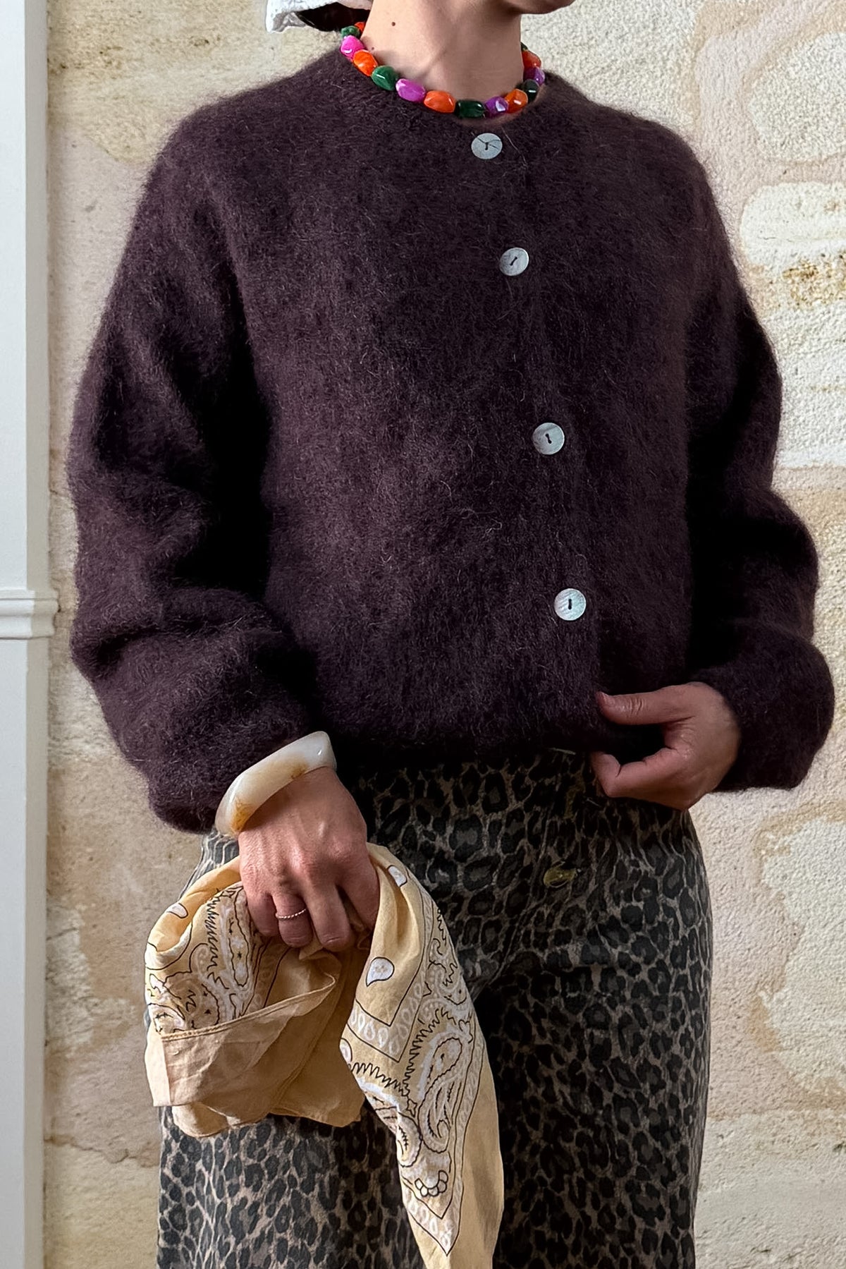 Gilet Alma en mohair chocolat, boutons nacre — Bling Paris