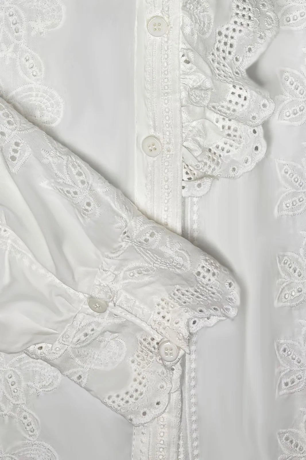 Chemise Inès blanche en broderie anglaise, col montant — Bling Paris