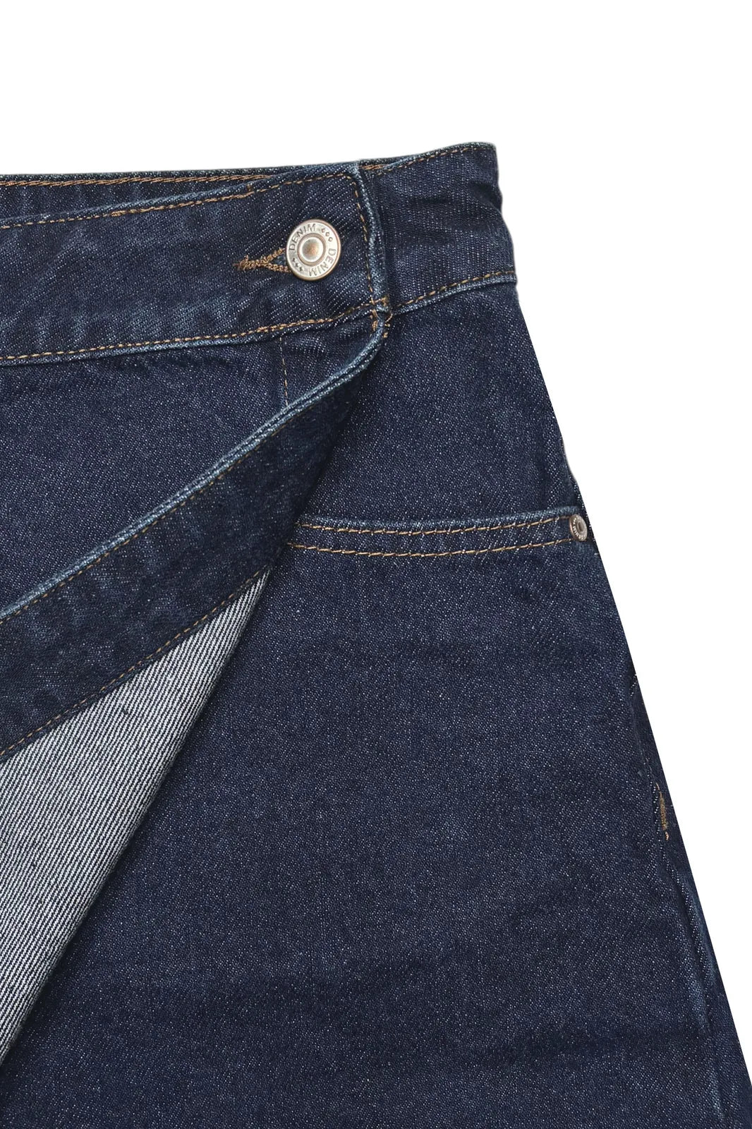 Jupe-short Alix en jean denim brut, coupe portefeuille — Bling Paris