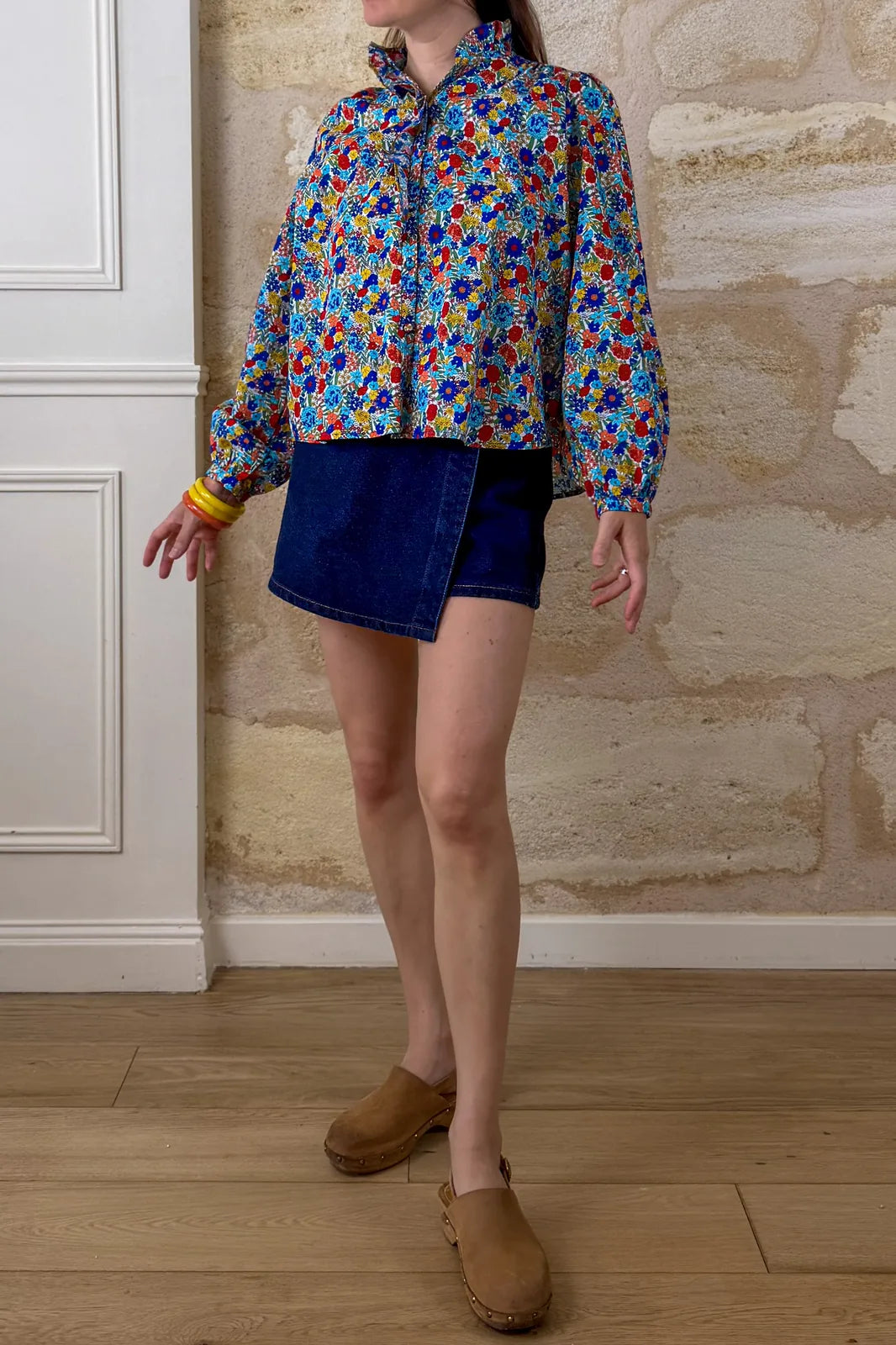 Jupe-short Alix en jean denim brut, coupe portefeuille — Bling Paris