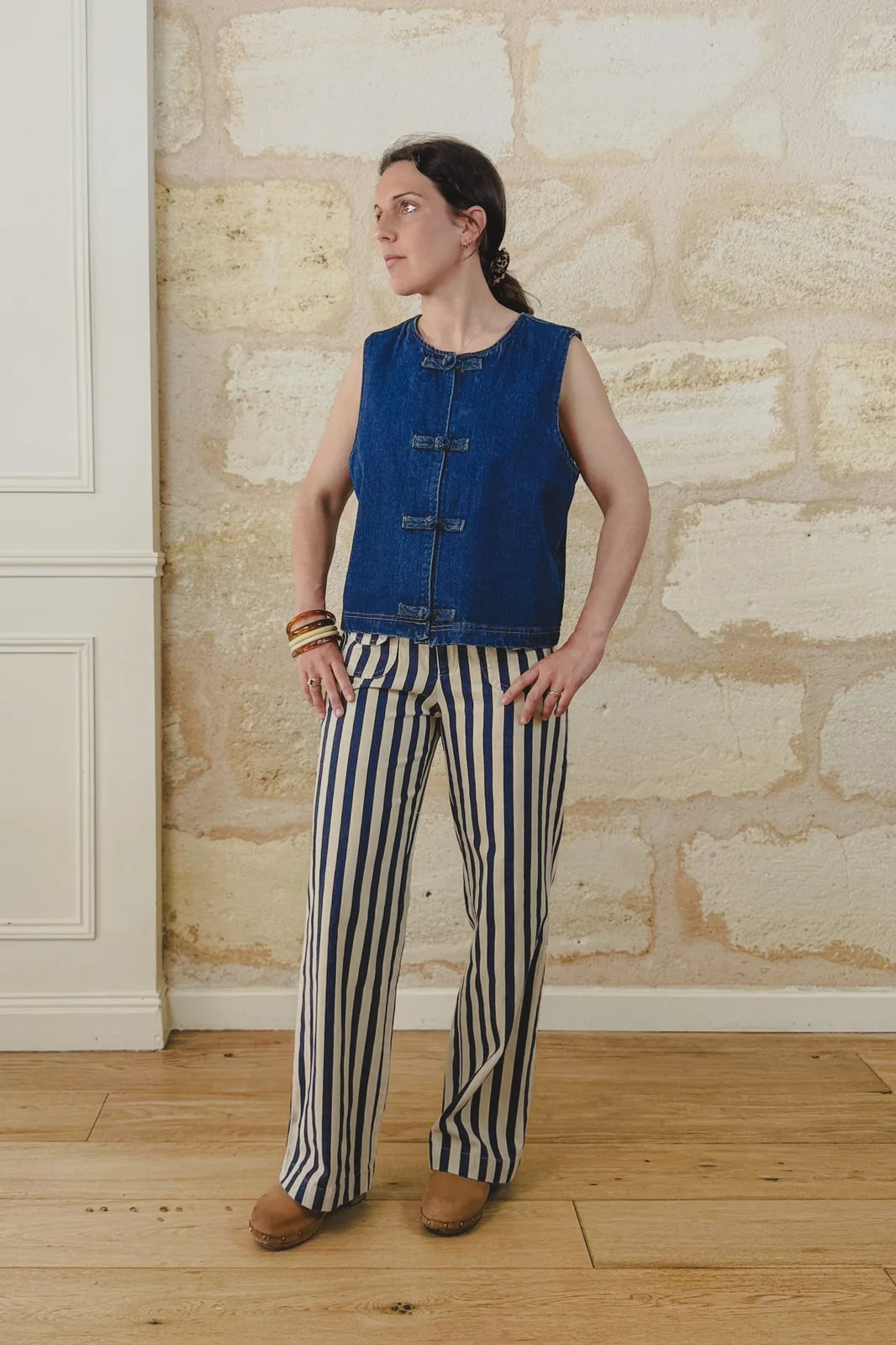 Pantalon Henri à rayures bleues et écru en coton — Bling Paris