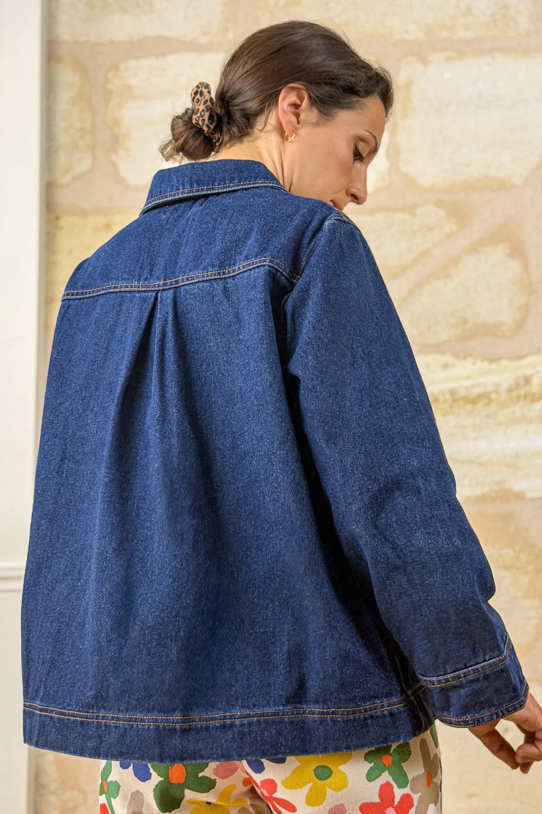 Vareuse Clara en jean denim, poches poitrine — Bling Paris