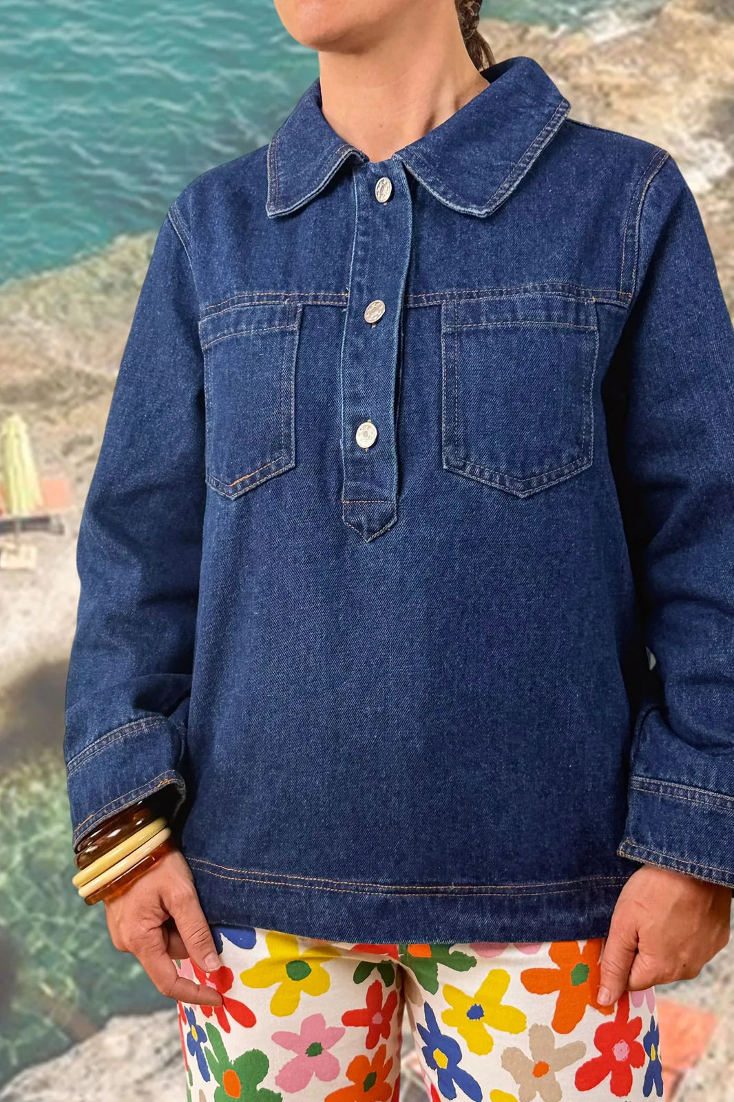 Vareuse Clara en jean denim, poches poitrine — Bling Paris